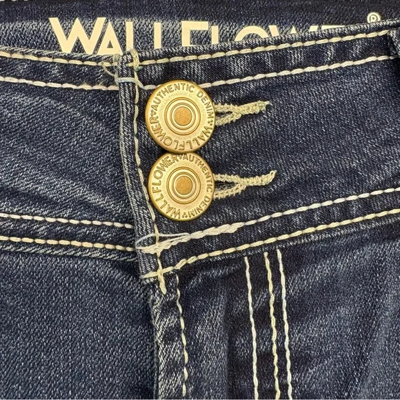 Wallflower Lucious Curvy Fit Bootcut Jeans Juniors Size 7 Short - Picture 6 of 11